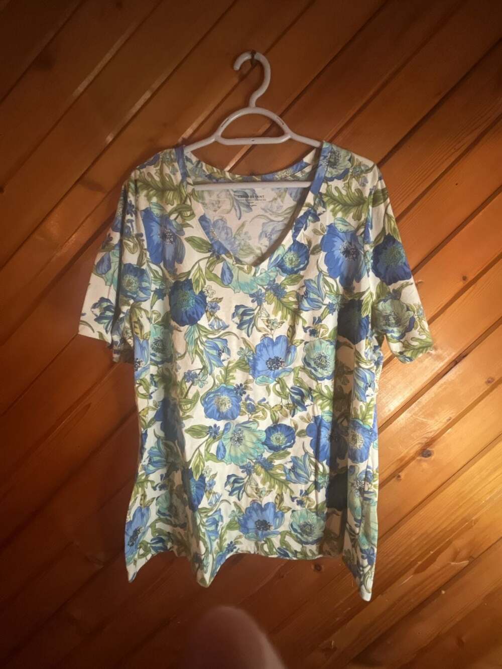 Lane Bryant Classic Perfect Sleeve V-Neck Blue Floral Tee Size 14/16